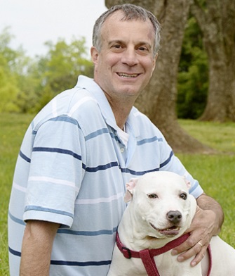 “Book early. Because the summer months are traditionally very busy times for professional pet sitters, it’s important to begin making your pet-sitting arrangements as soon as you begin planning your summer vacation.”
-2015 Pet Sitter of the Year™ Gerry Arner,
Pet 'n Nanny LLC, Wake Forest, N.C.